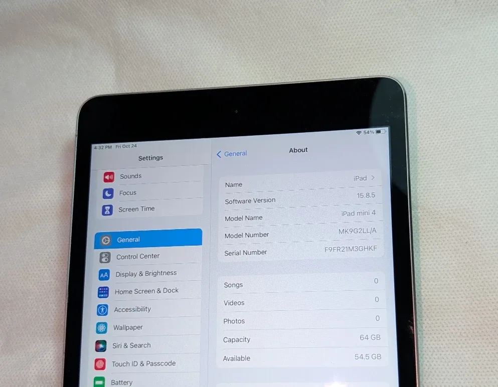 Great CONDITION APPLE iPad MINI 4 64GB iOS15 image indicator(2)