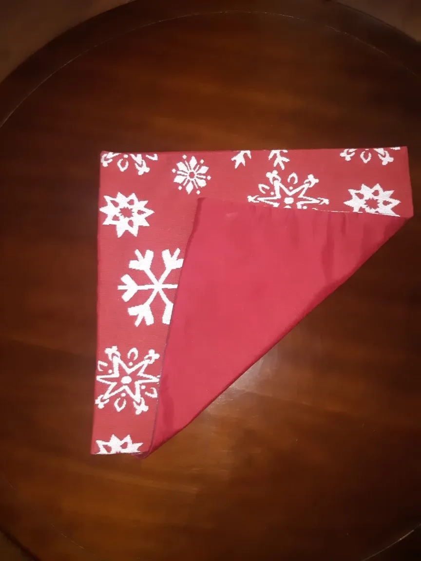 Red & White Snowflake pillow covers   x 4 image indicator(2)