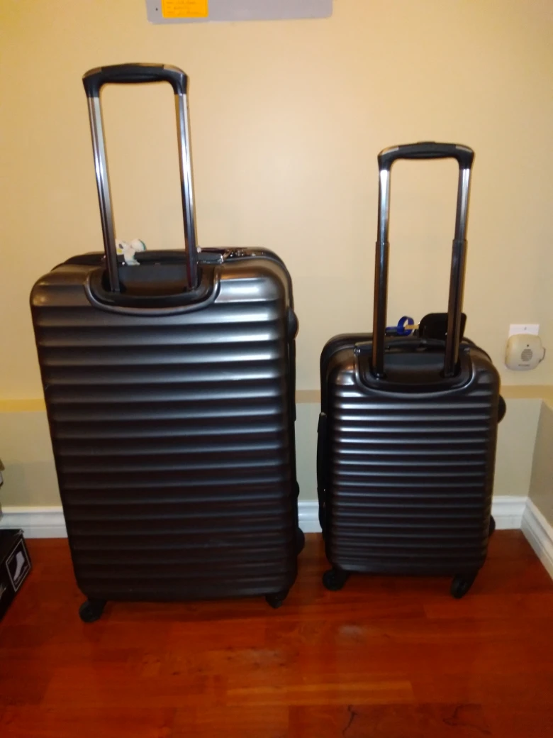Heys Luggage Set - Black like new - photo 2