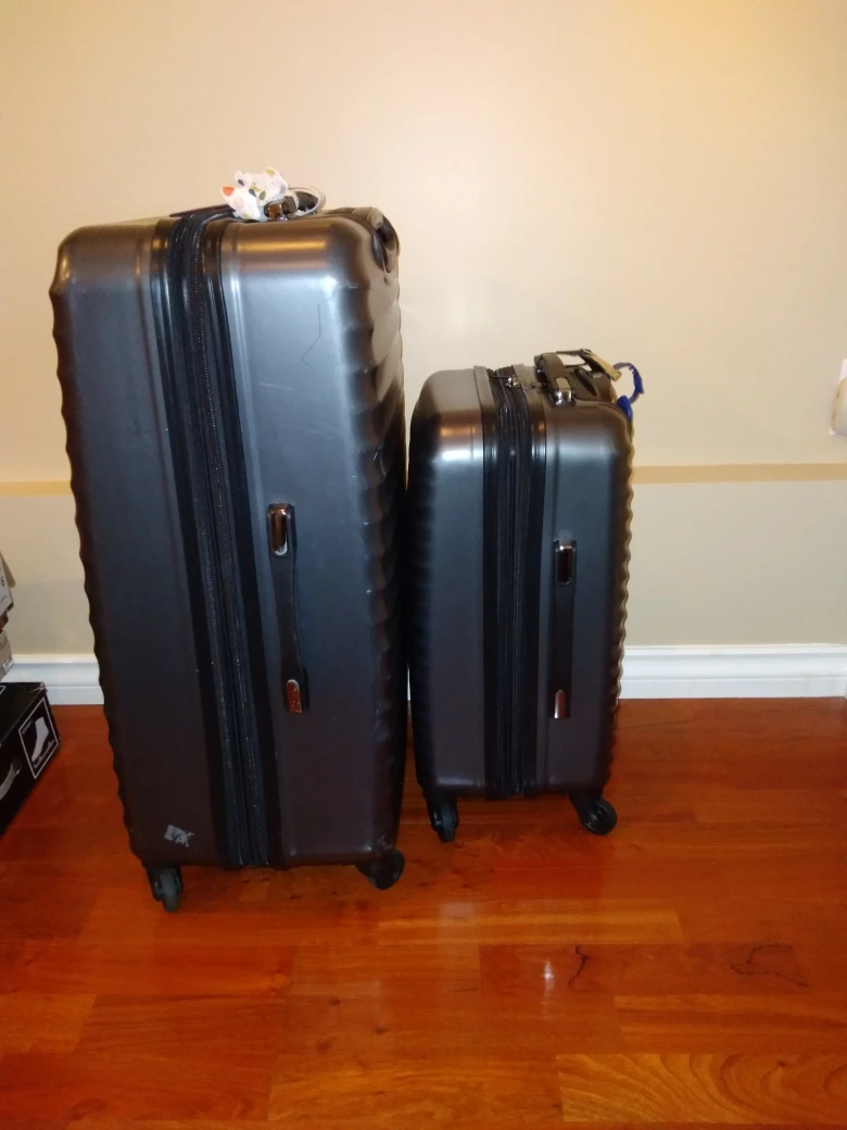 Heys Luggage Set - Black like new - photo 3