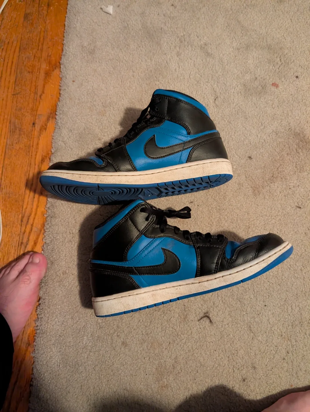 Nike Air Jordan 1 Mid - Black/Blue image indicator(3)
