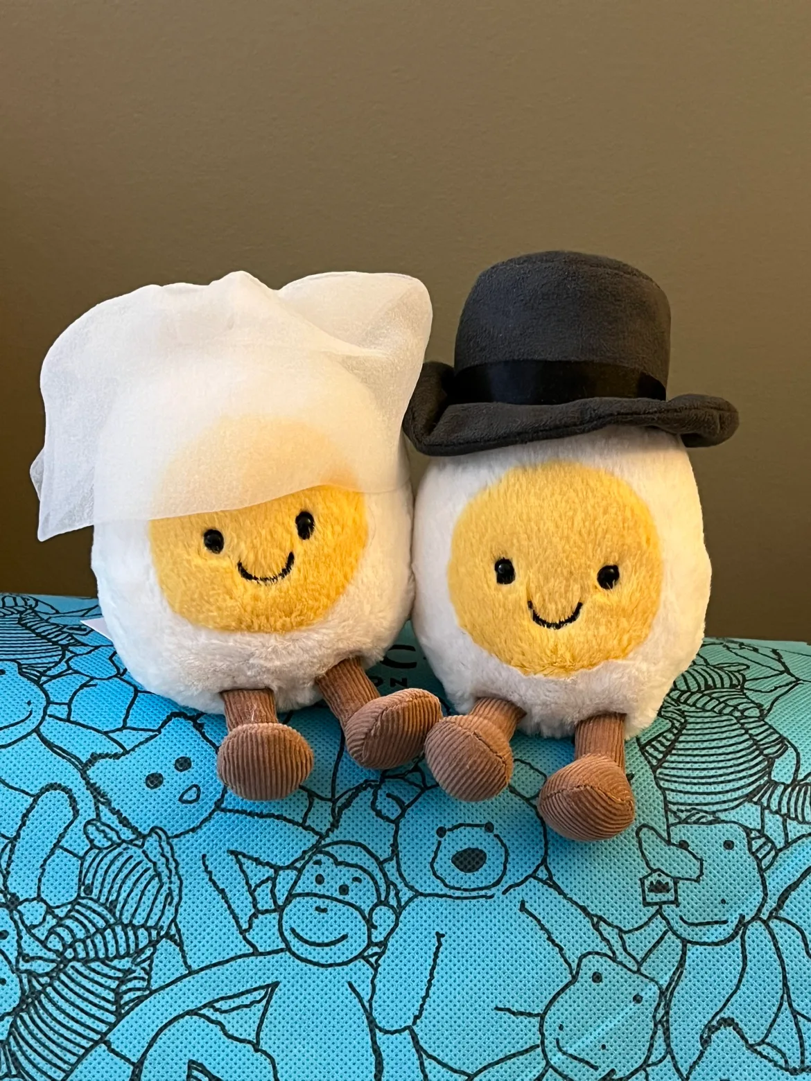 Jellycat Bride and Groom egg