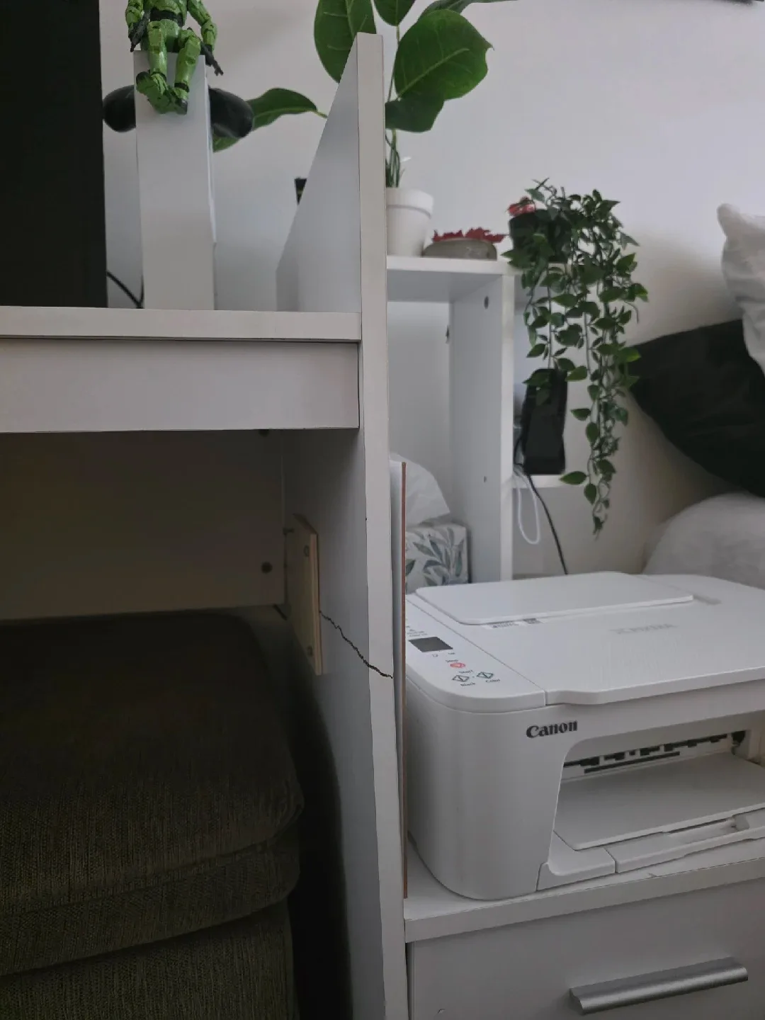 White Desk with Shelves image indicator(3)