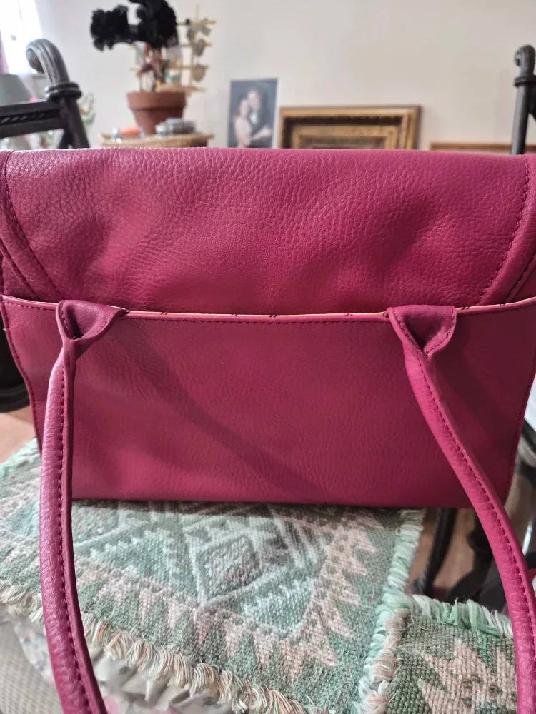 Liz Claiborne Magenta Satchel image indicator(3)