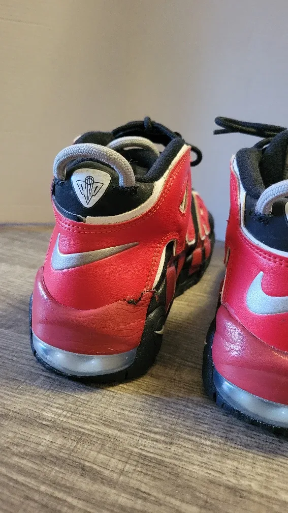 Nike Air More Uptempo Size 3Y image indicator(4)