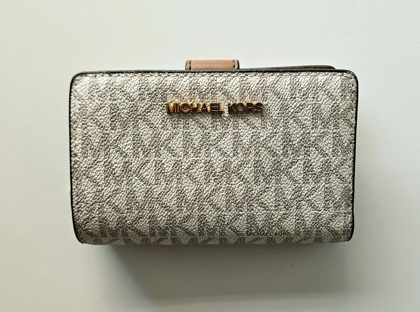 Michael Kors Trifold Wallet image indicator(3)