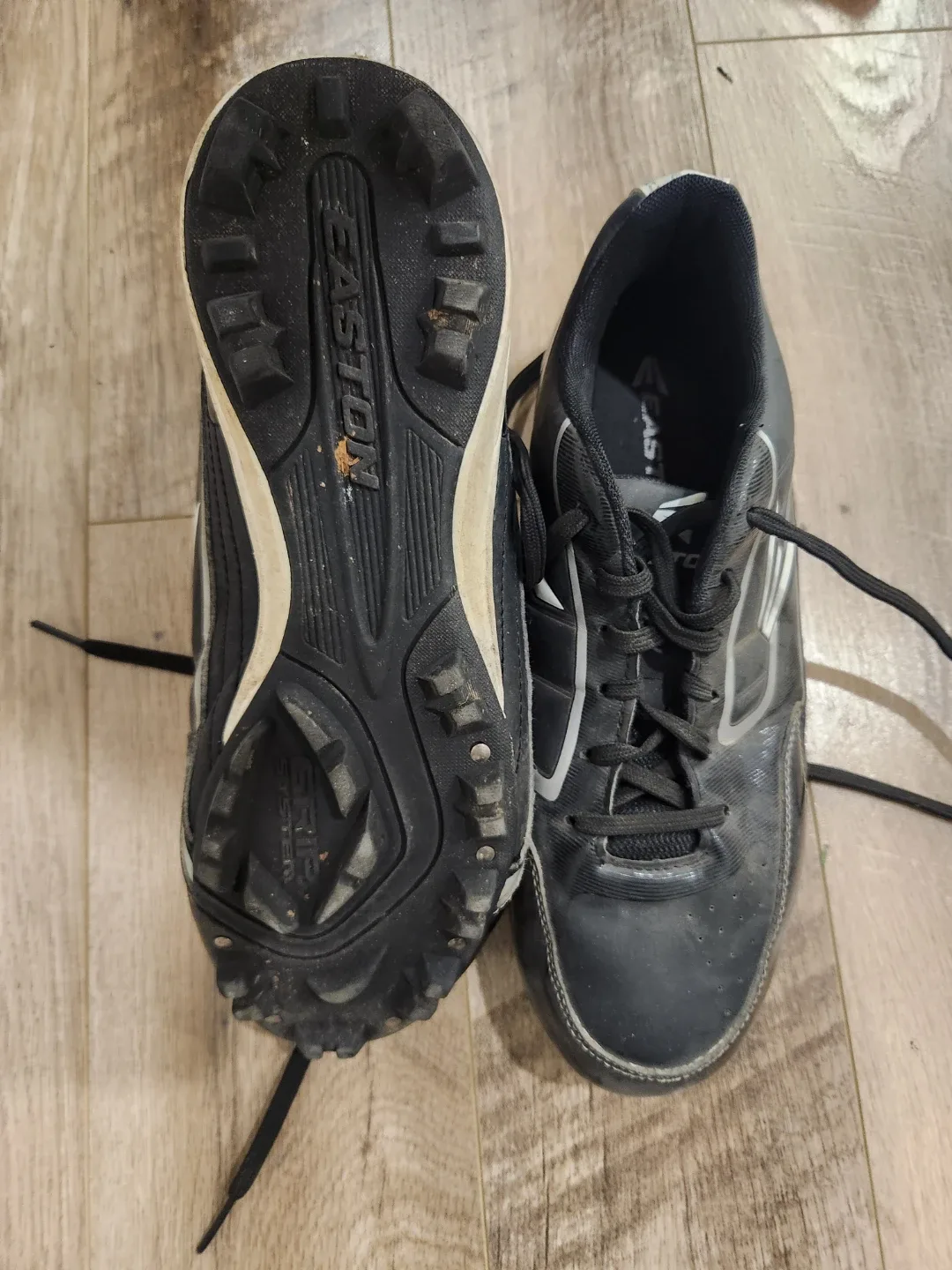 Easton Baseball Cleats - Men's Size 12 image indicator(3)