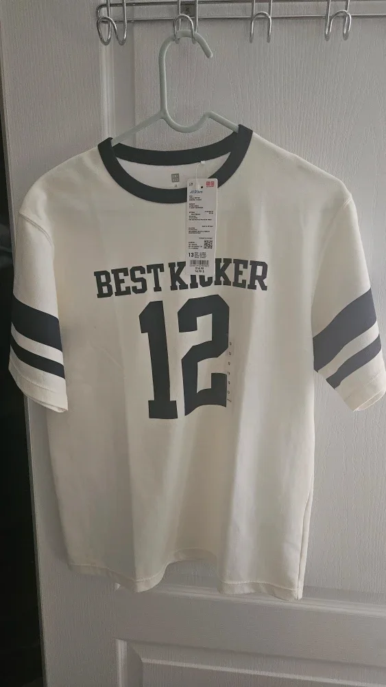 Uniqlo BEST KICKER 12 T-Shirt - Size 13