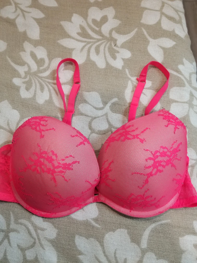 Slightly Used - La Senza Pink Lace Bra - Size 34DD
