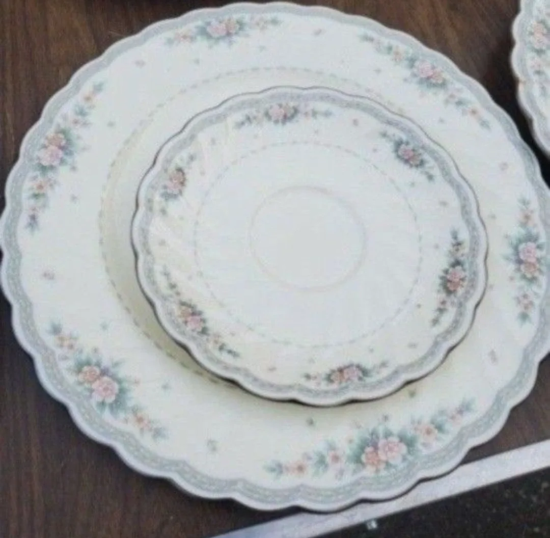 40 new pieces noritake brand bone china set image indicator(2)