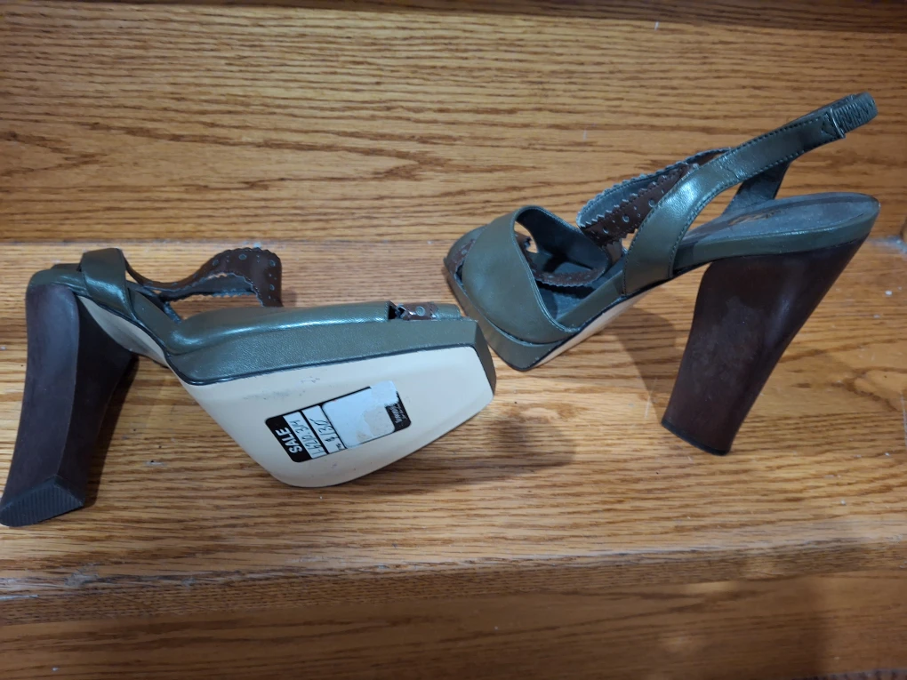 JLO Green Heels Size 9 - photo 5