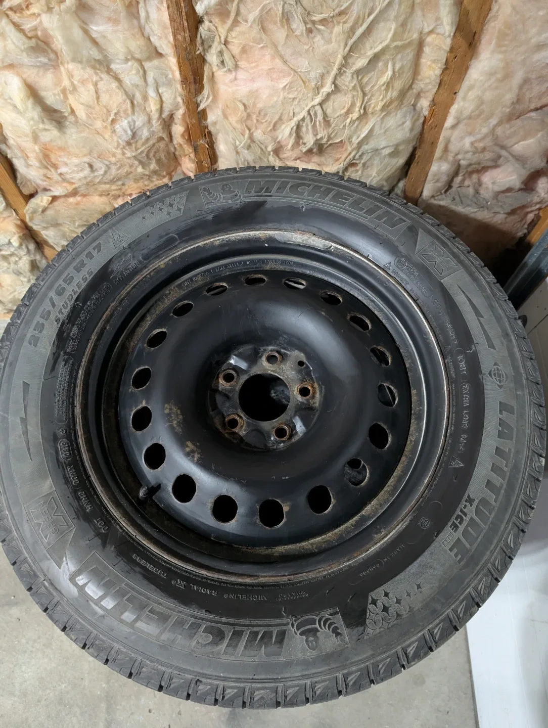 (4)-235/65R17 Winter Tires And Rims Off 2020 Hyundai Santa Fe image indicator(7)