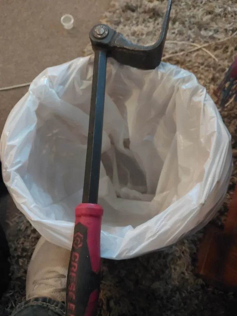 Crescent Flat Jaw Wrecking Bar image indicator(2)