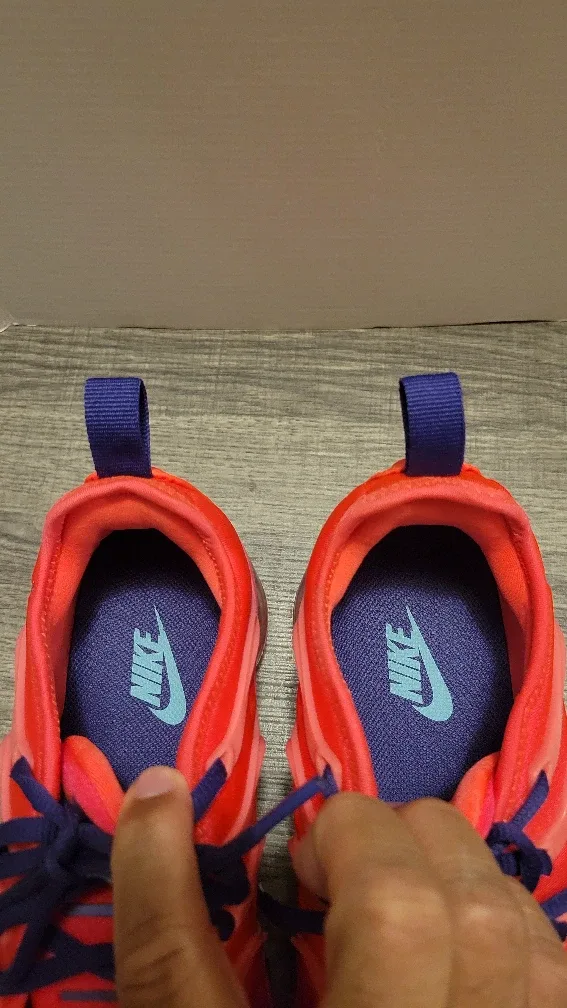 Nike Air Vapormax Plus - Red/Pink Size 7 women image indicator(4)