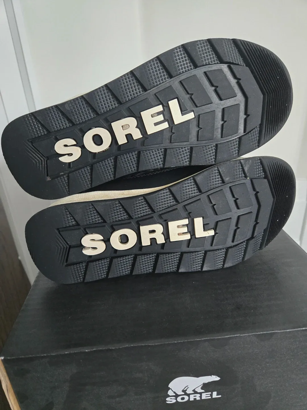 Sorel Youth Whitney II Short Lace WP Boots - Size 4 image indicator(4)