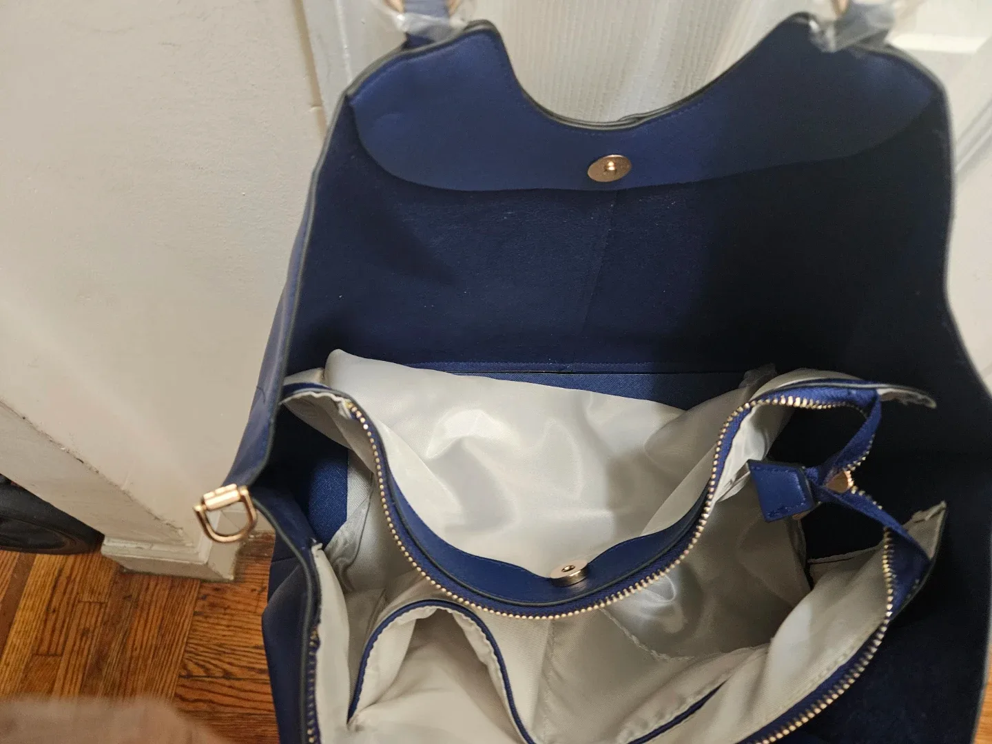 Monroe and Main royal blue tote bag with bamboo handles. image indicator(4)