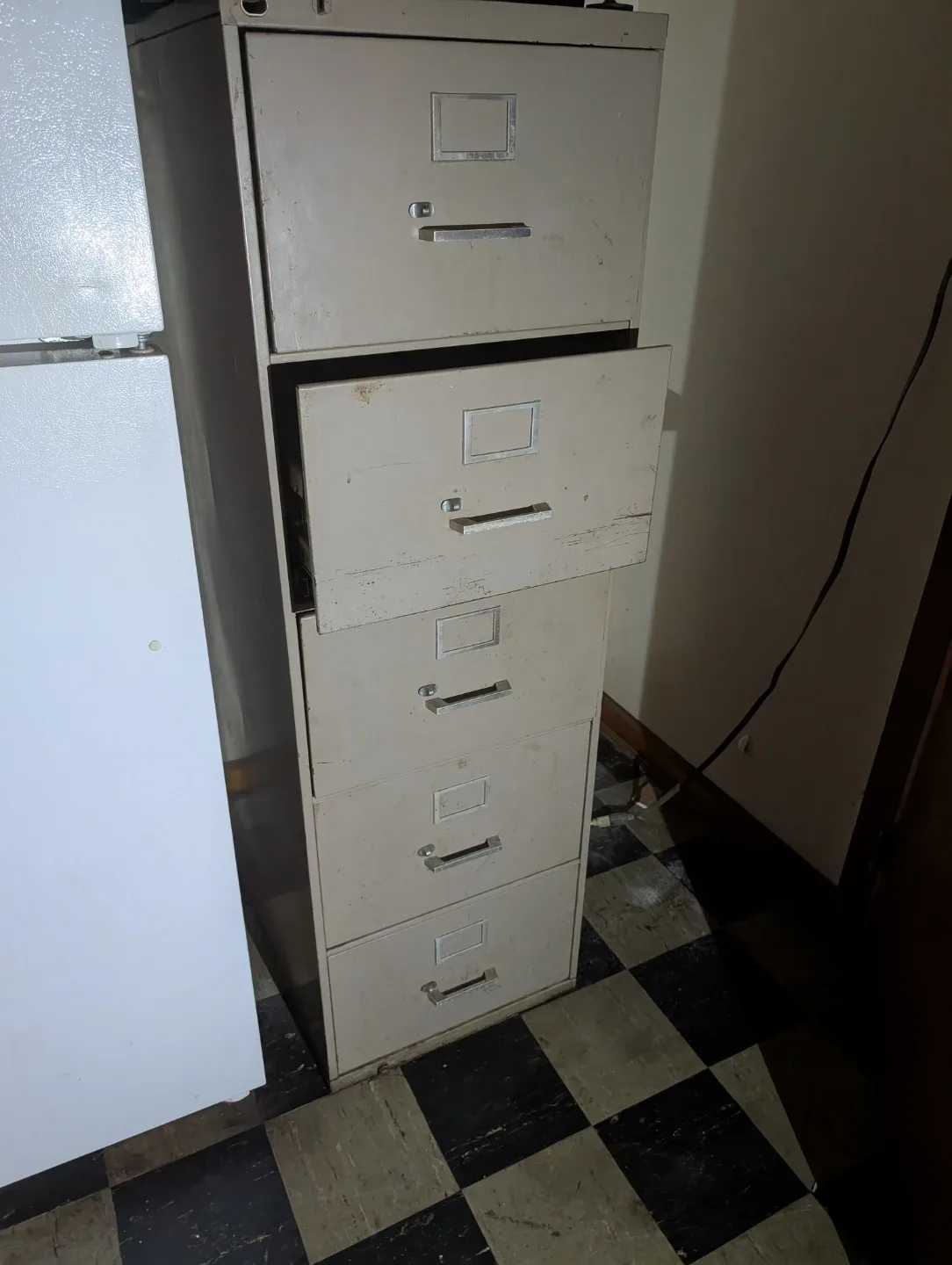 Used Metal Filing Cabinet - Beige image indicator(3)