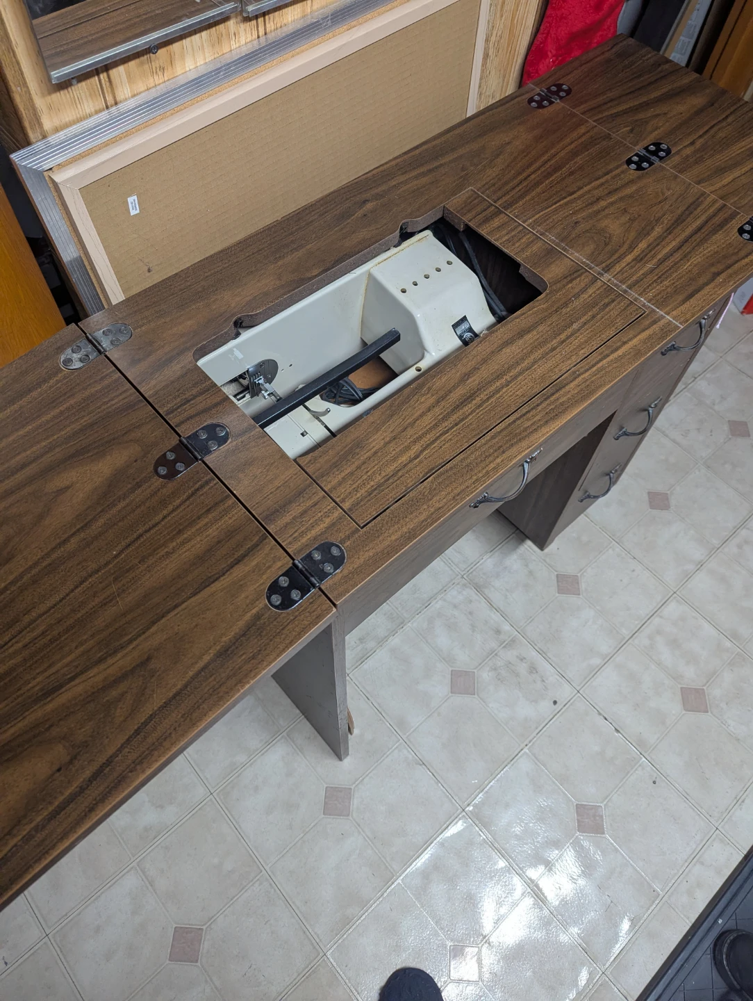 Vintage Imperial sewing machine - photo 3