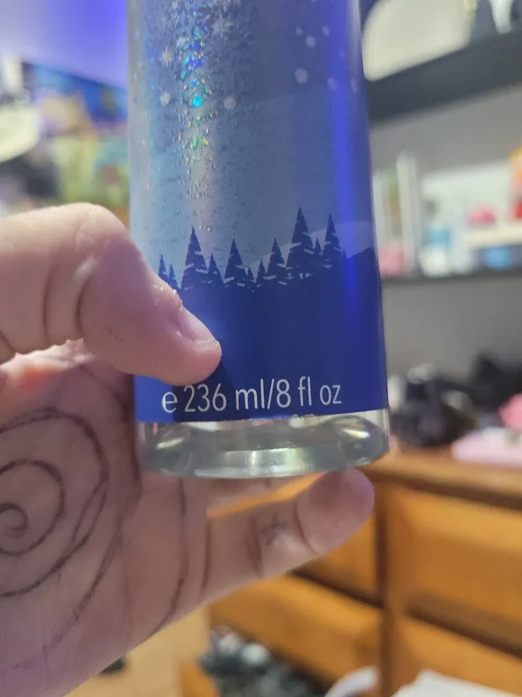 Bath & Body Works Frosted Coconut Snowball Mist image indicator(3)