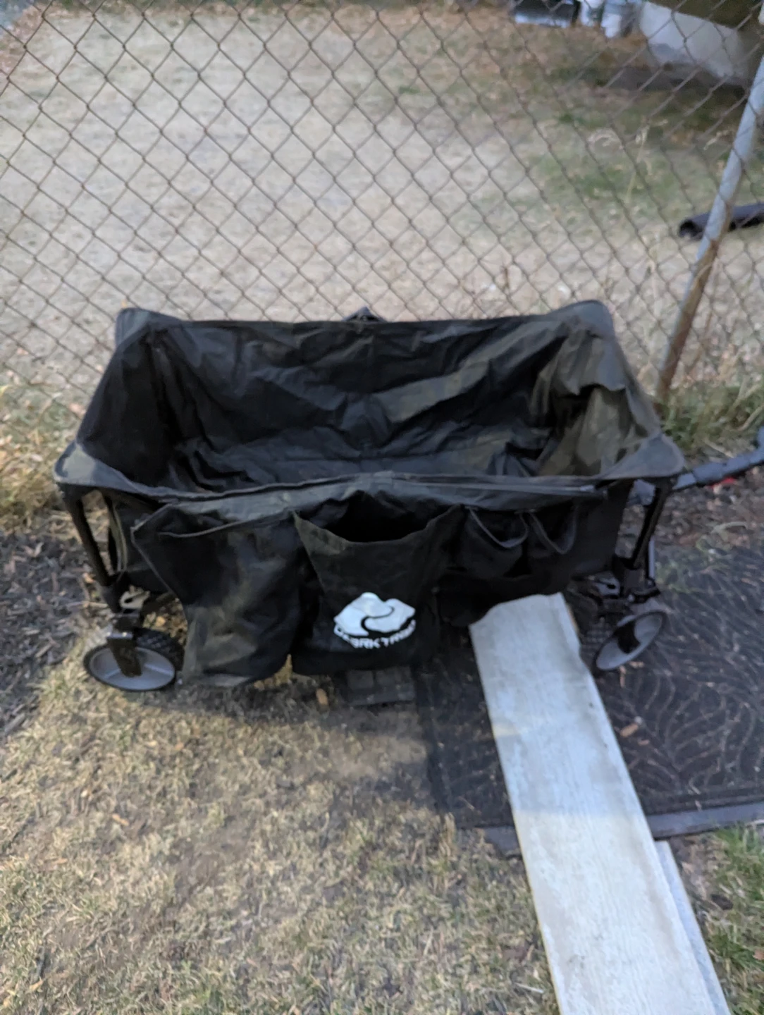 Ozark Trail Folding Wagon - 🥕