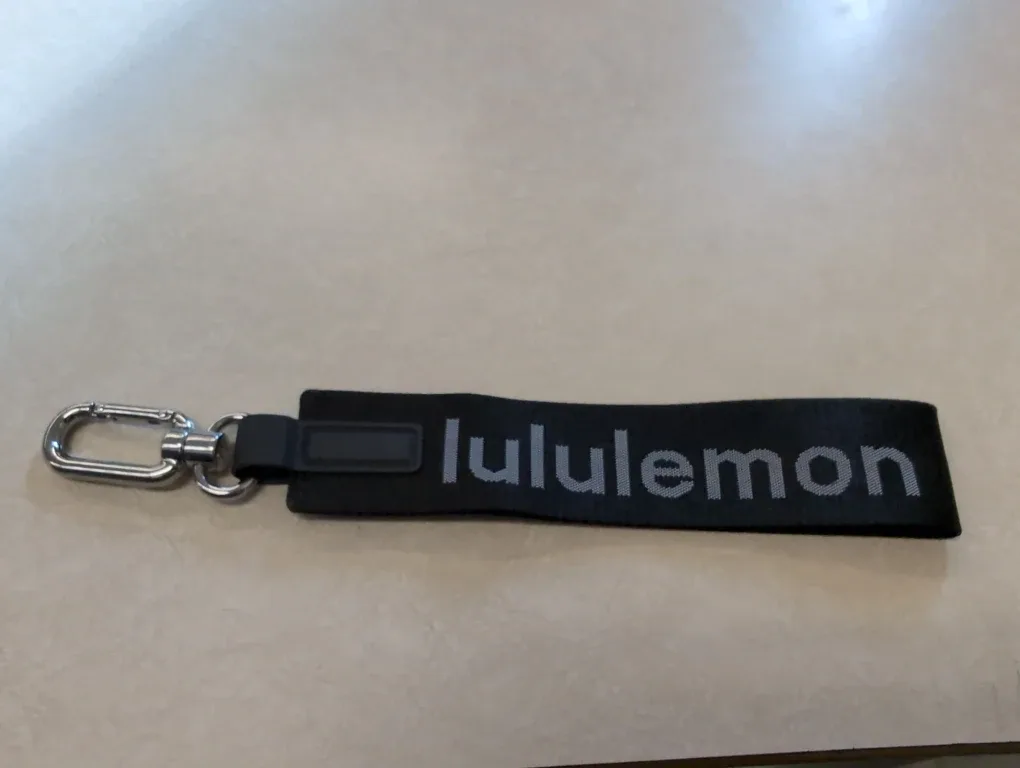 Lululemon Keychain image indicator(4)