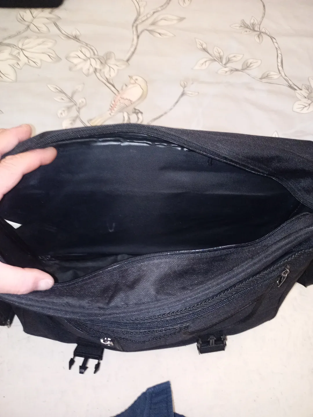 Sun Life Financial Laptop Shoulder Bag image indicator(3)