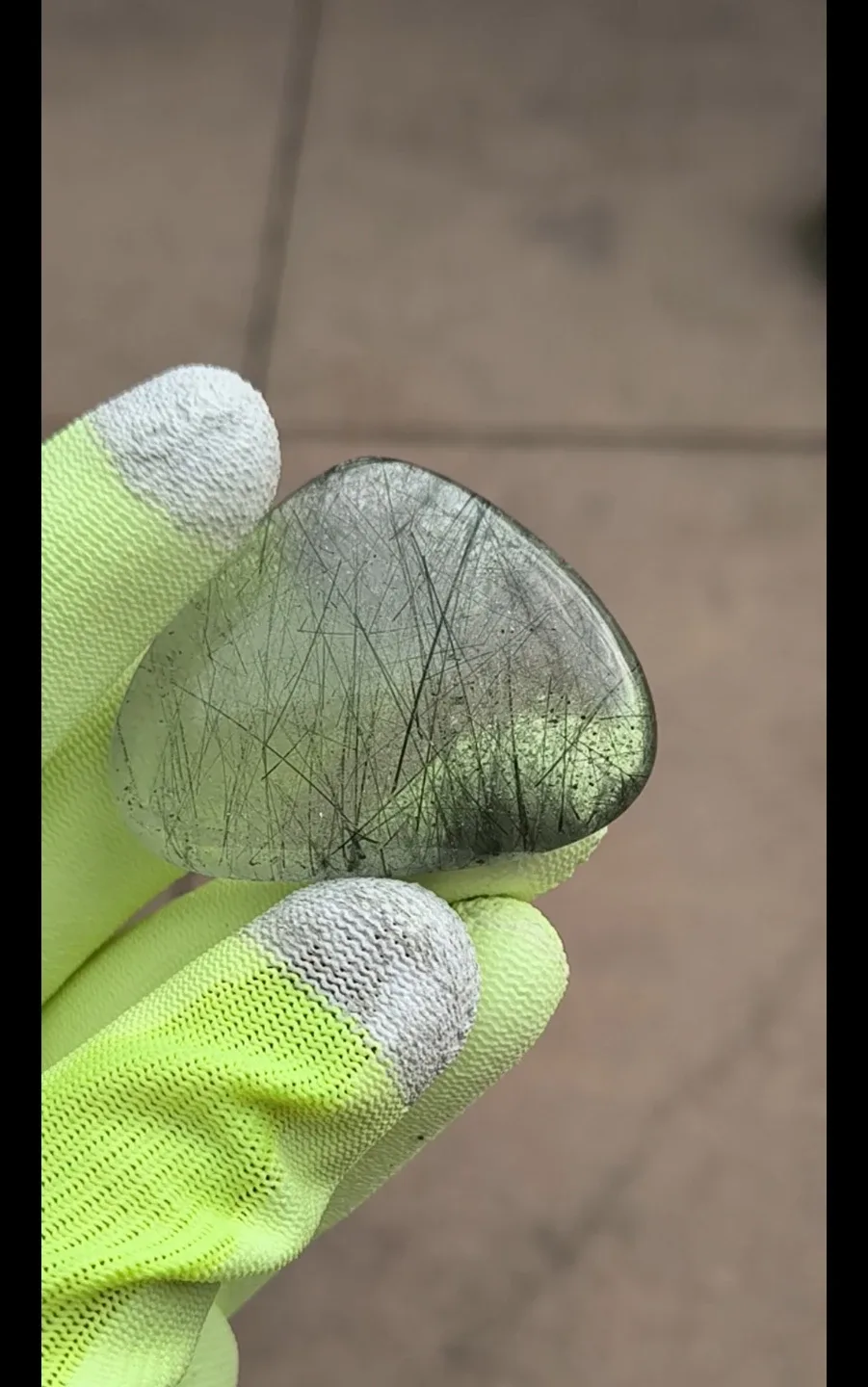 195 CTS Rutile Quartz, Cut And Polished Heart Shape, 4x2.5x1 cm image indicator(5)