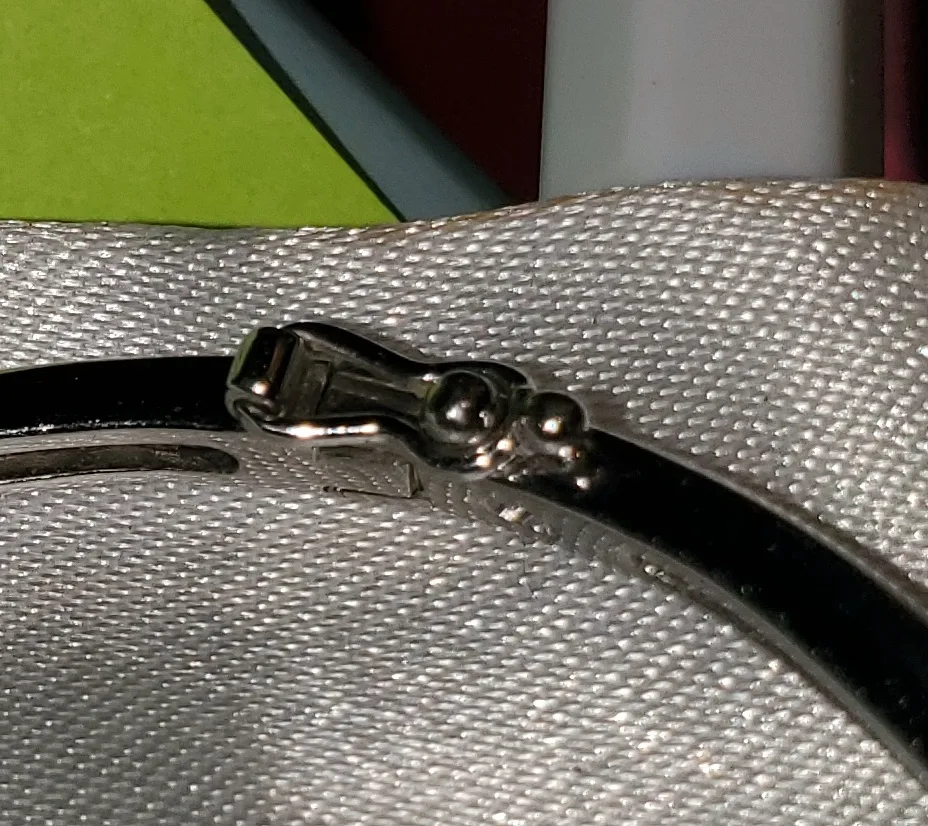 14K white Gold Emerald & Diamond Bangle Bracelet image indicator(6)