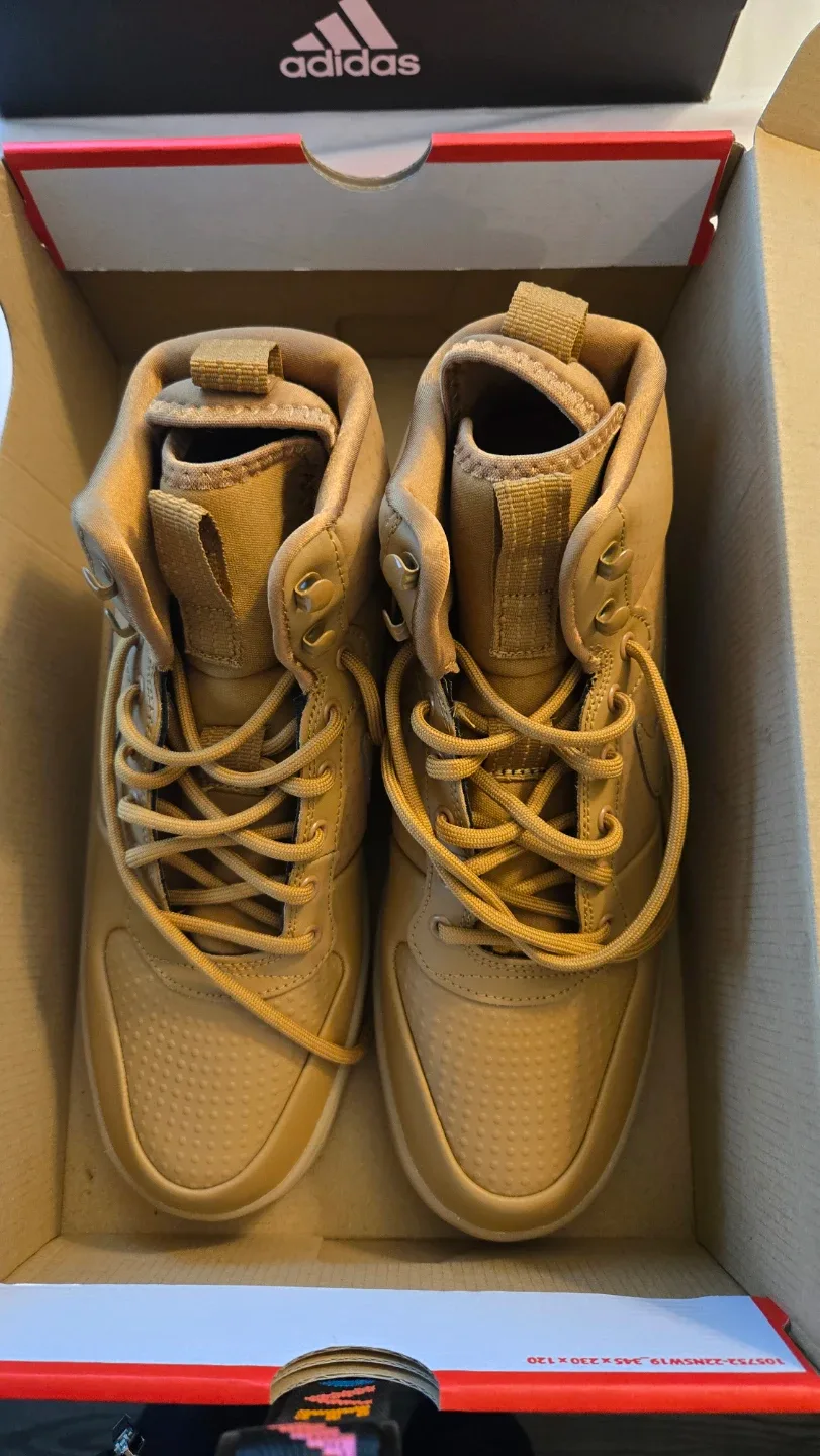 Nike Court Borough Mid Winter - Size 9.5 image indicator(3)