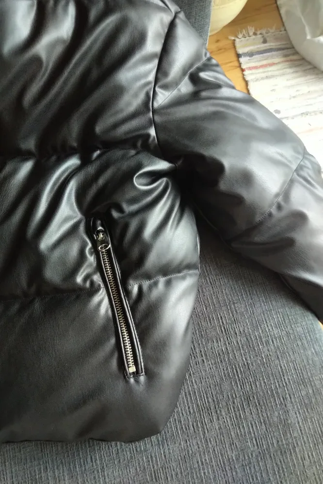 SWS Lux Puffer - Black, Size fits S-M image indicator(2)