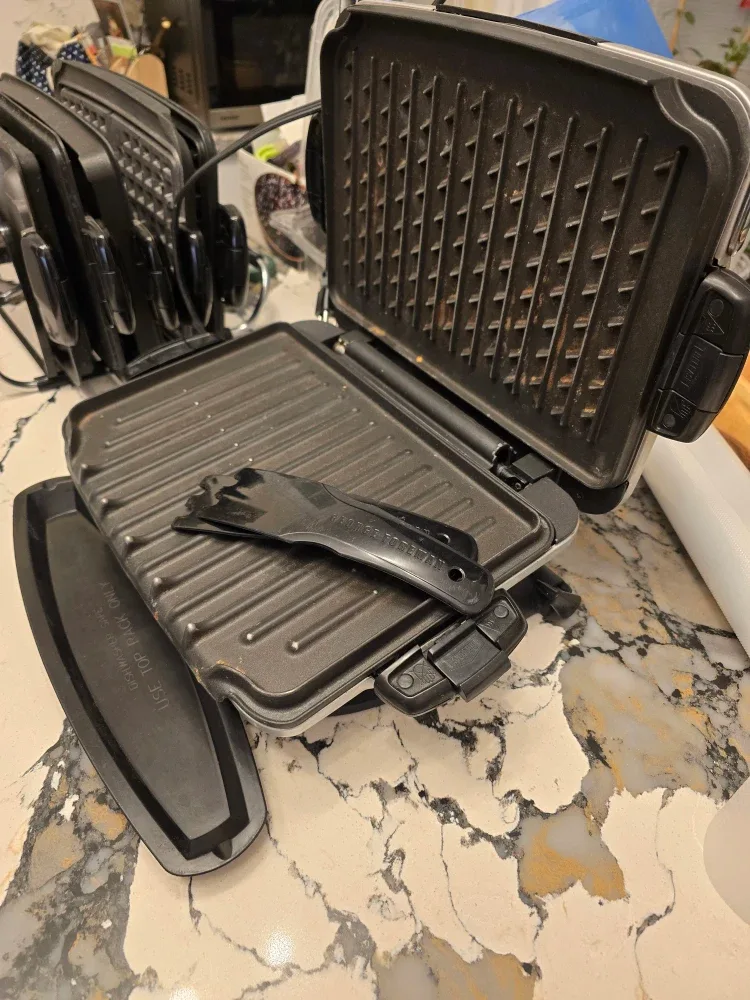 George Foreman Grill with Interchangeable Plates image indicator(3)