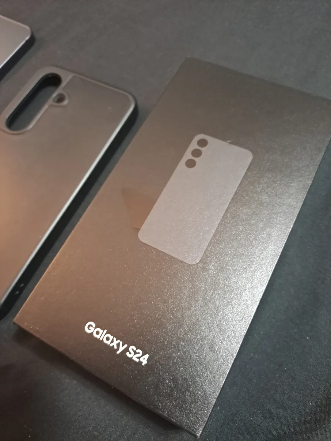 Samsung Galaxy S24 - Like New! image indicator(3)