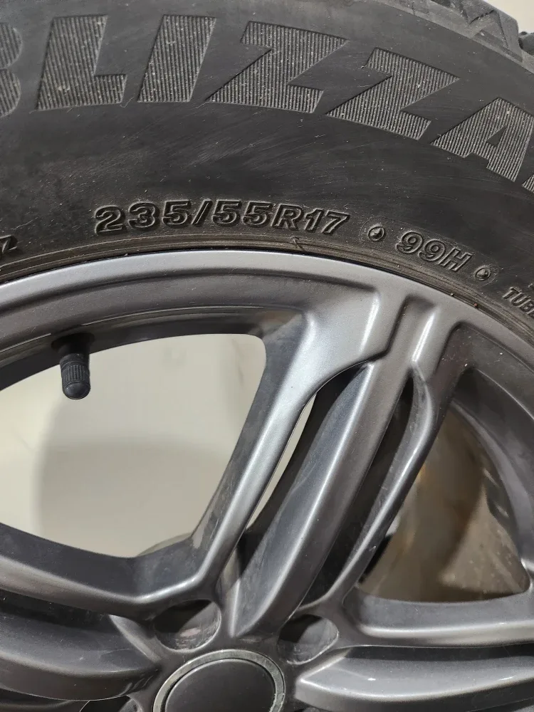 Bridgestone snow tires 235/55r17 image indicator(2)