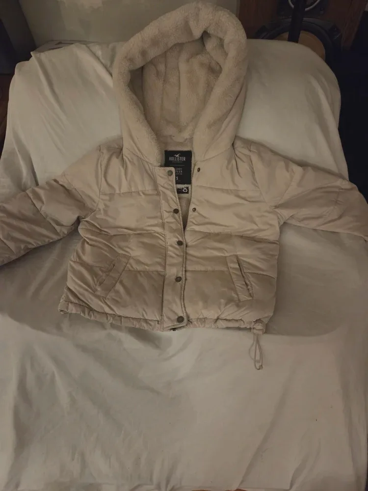 Hollister Puffer Jacket - Size Small