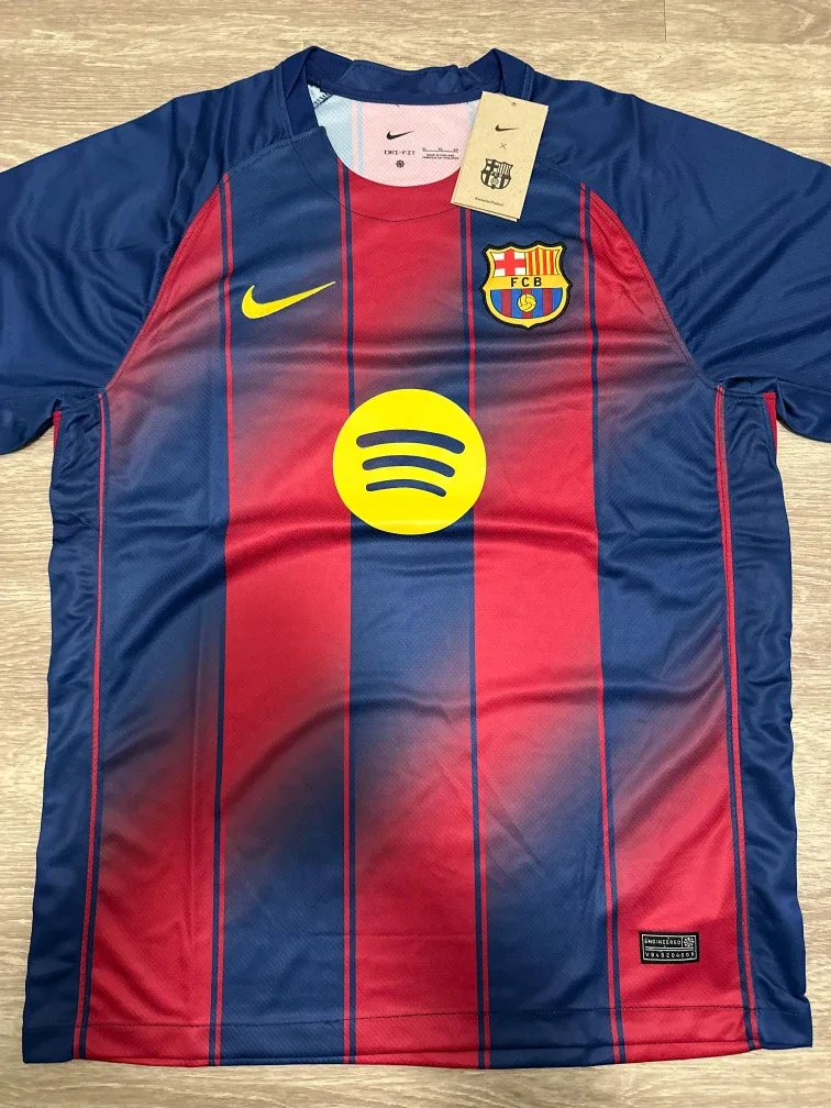 New Nike FC Barcelona Jersey - Size M image indicator(4)