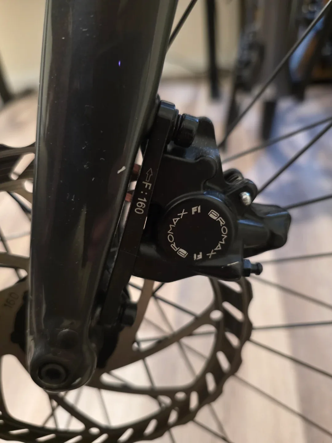 Bicycle Trek FX4 - Carbon Fiber frame, Shimano Diore, 29" image indicator(8)