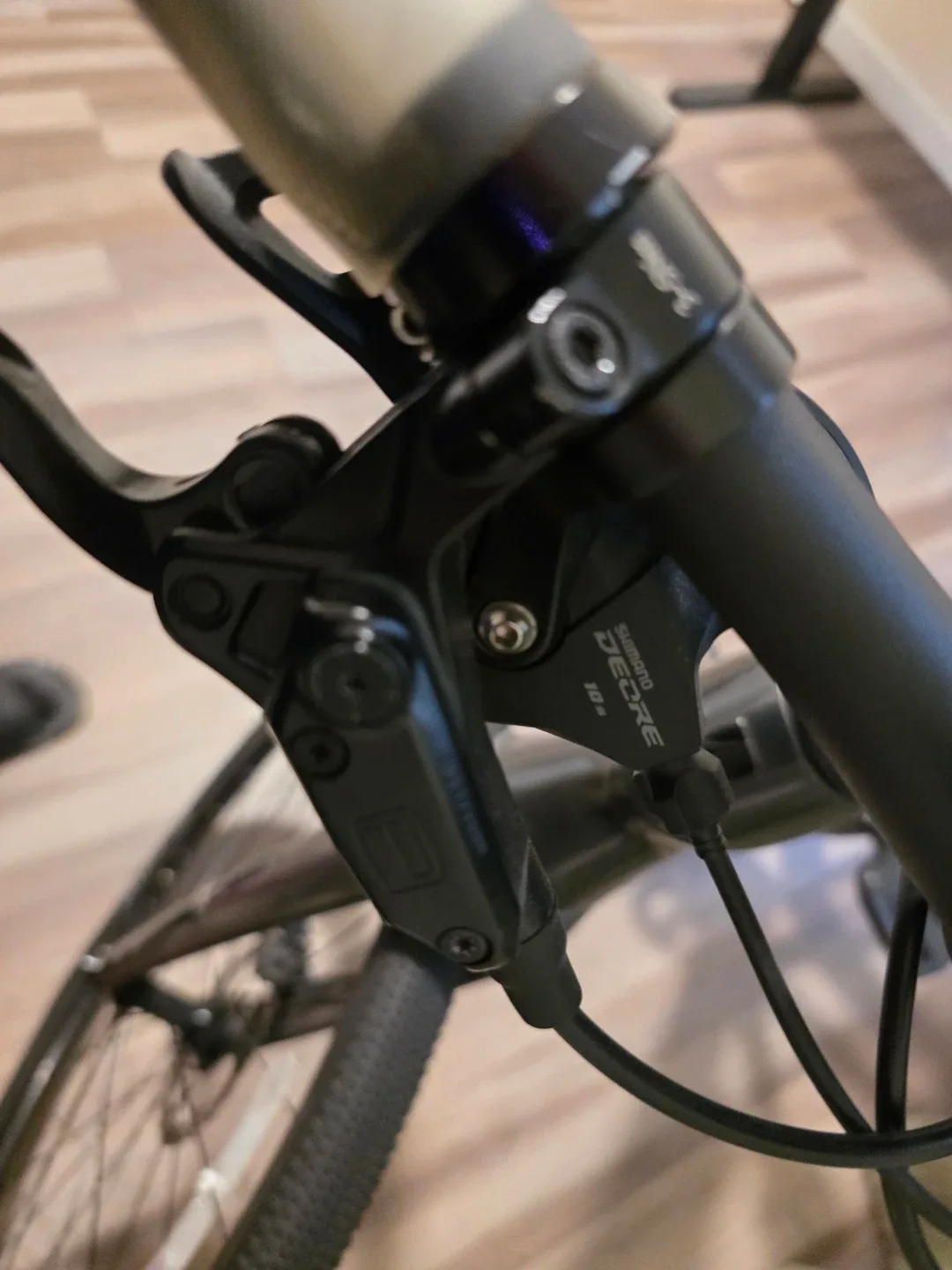 Bicycle Trek FX4 - Carbon Fiber frame, Shimano Diore, 29" image indicator(10)