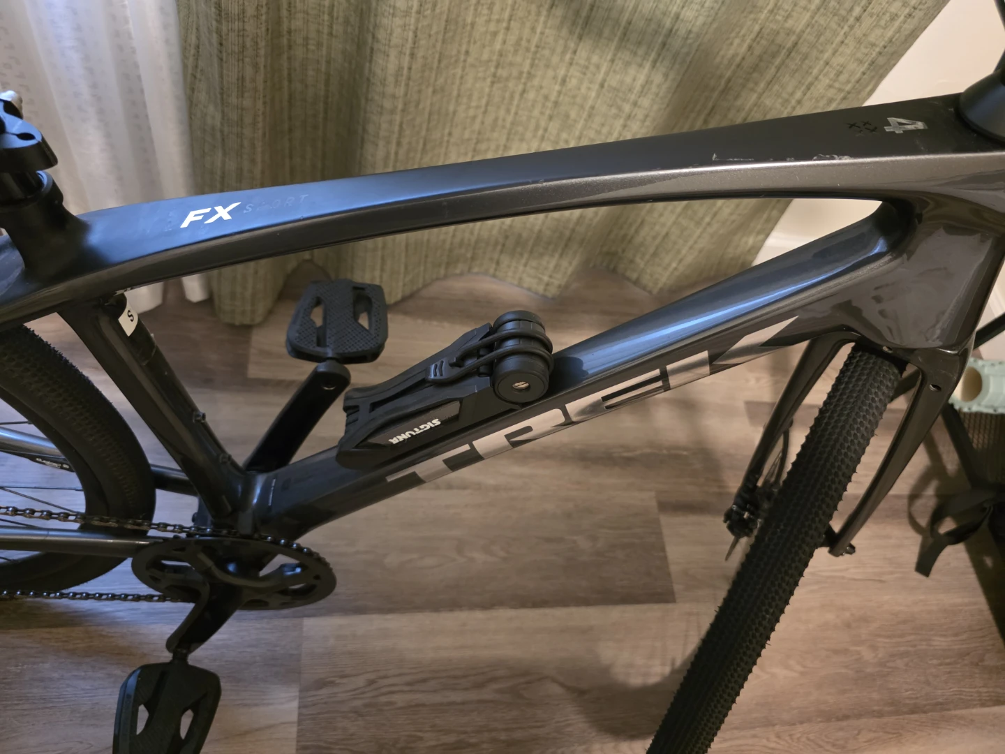 Bicycle Trek FX4 - Carbon Fiber frame, Shimano Diore, 29" - photo 3