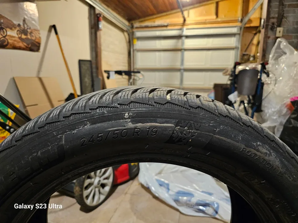 Michelin 245/50 R19 Four Run Flat Winter Tires image indicator(5)