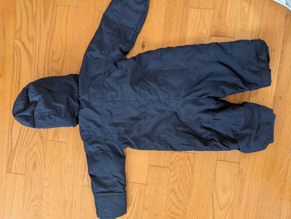 babyGap Snowsuit 12-18 months image indicator(4)