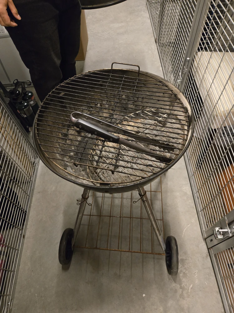 Weber Charcoal Grill - BBQ Ready! - photo 2