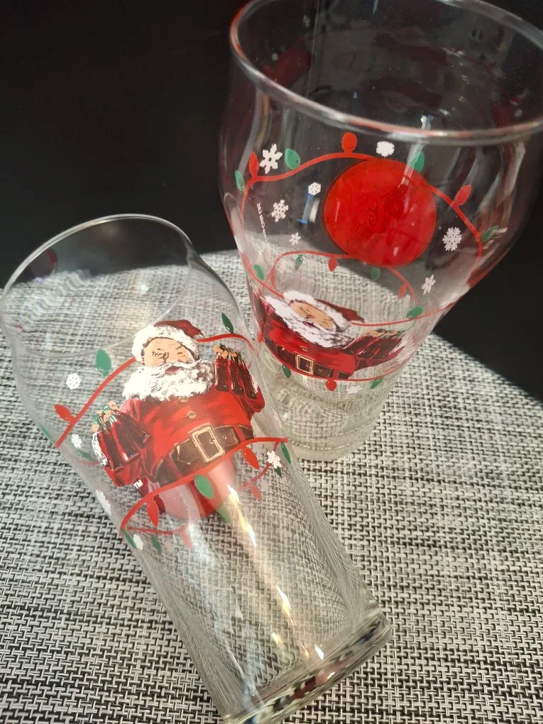 Coca-Cola Santa Claus Glasses image indicator(2)