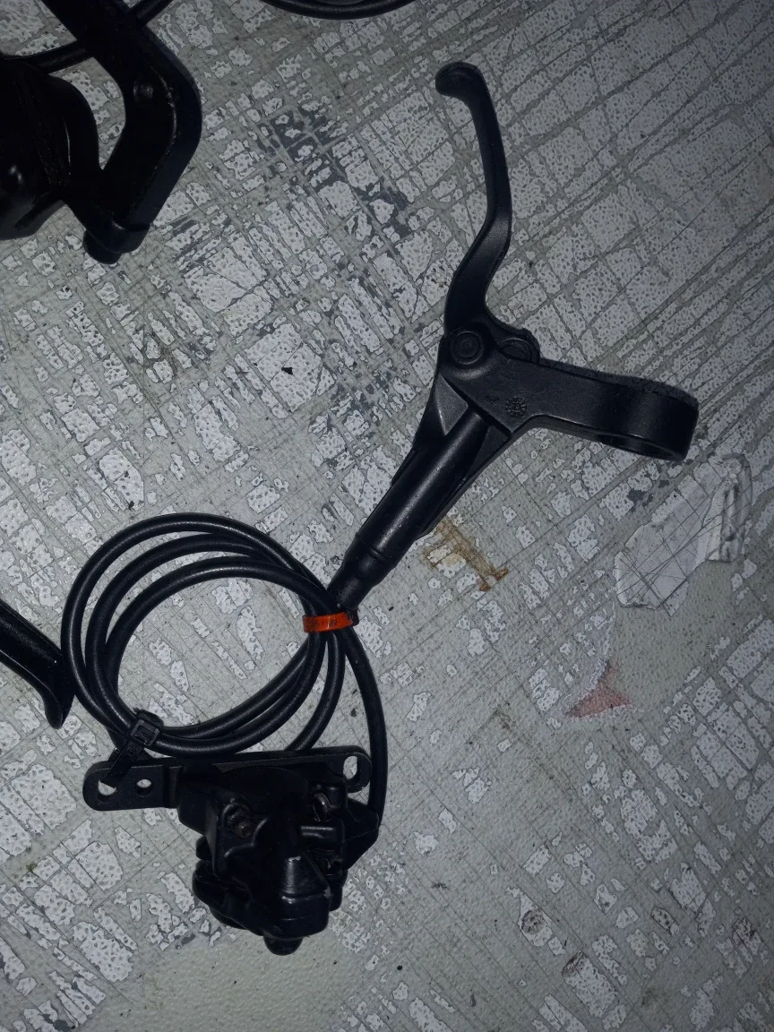 Hydraulic Disc Brake Set - Black image indicator(2)