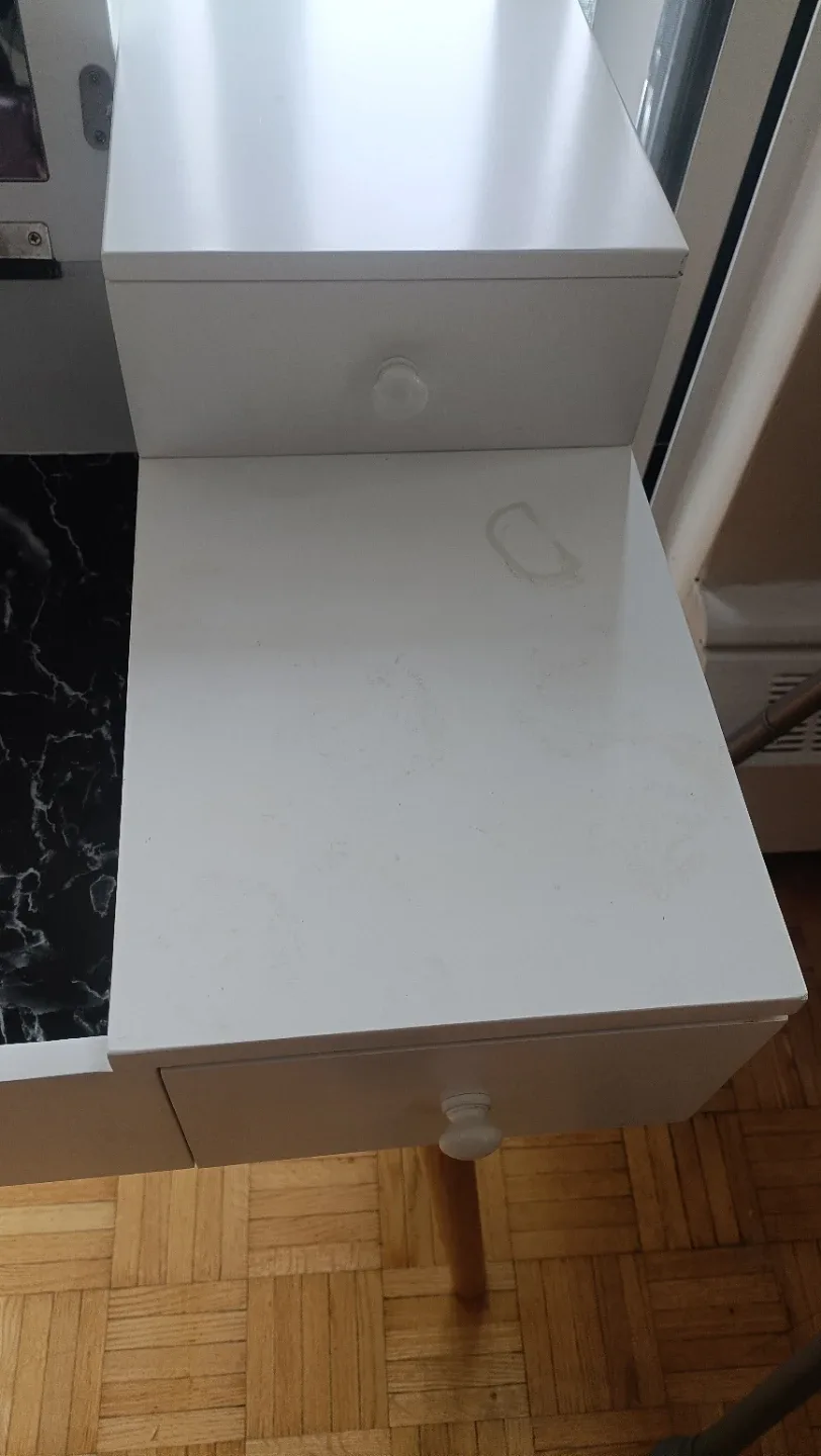 White Vanity Makeup Table with Mirror image indicator(2)