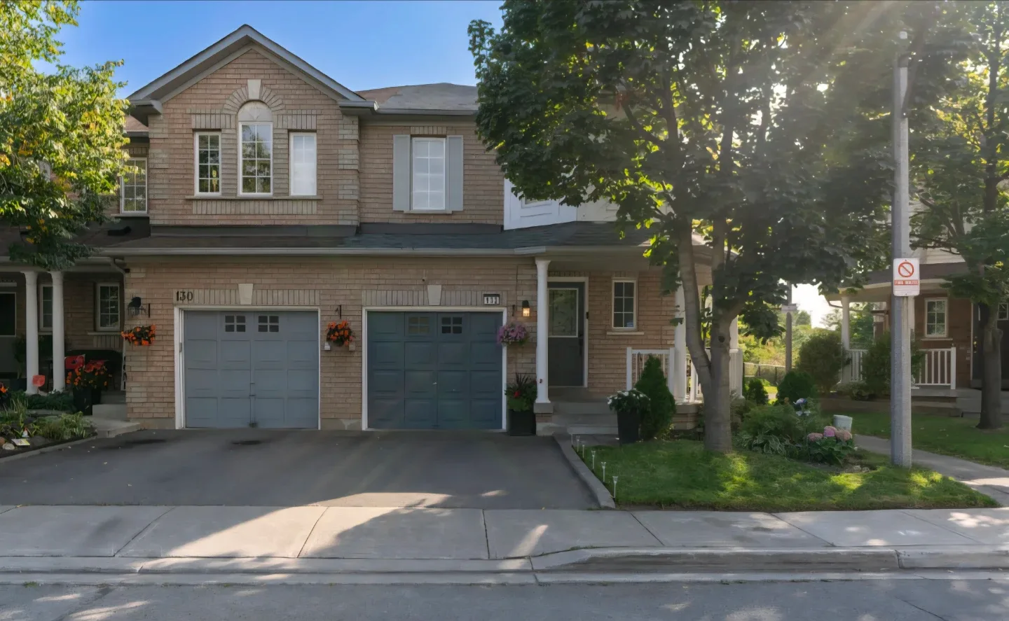 Private room for rent on upper floor image indicator(6)