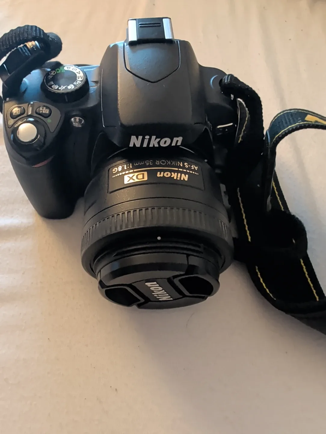 Nikon D60 DSLR Camera with 35mm Lens image indicator(2)
