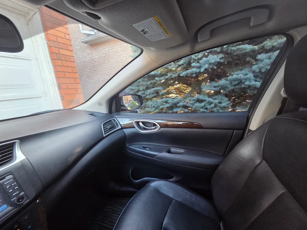 2015 Nissan Sentra SL Sedan Uses image indicator(7)