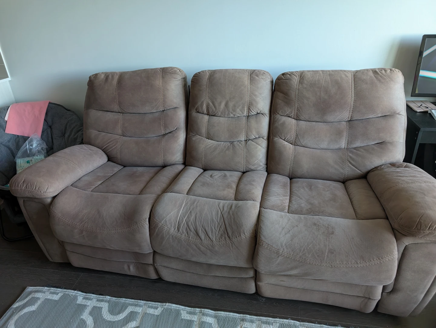 Triple Recliner Sofa - Great for Lounging