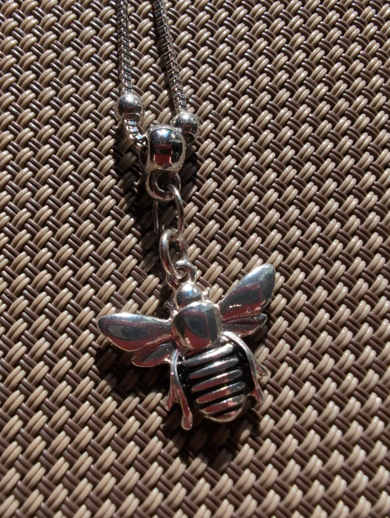 Bee Pendant Necklace - photo 2