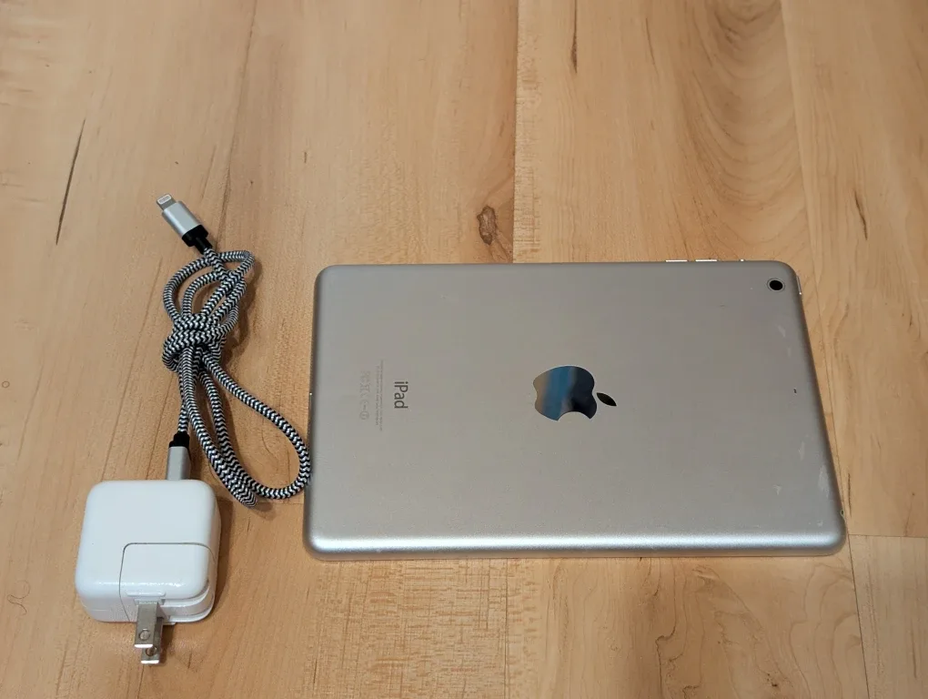Apple iPad, charger included